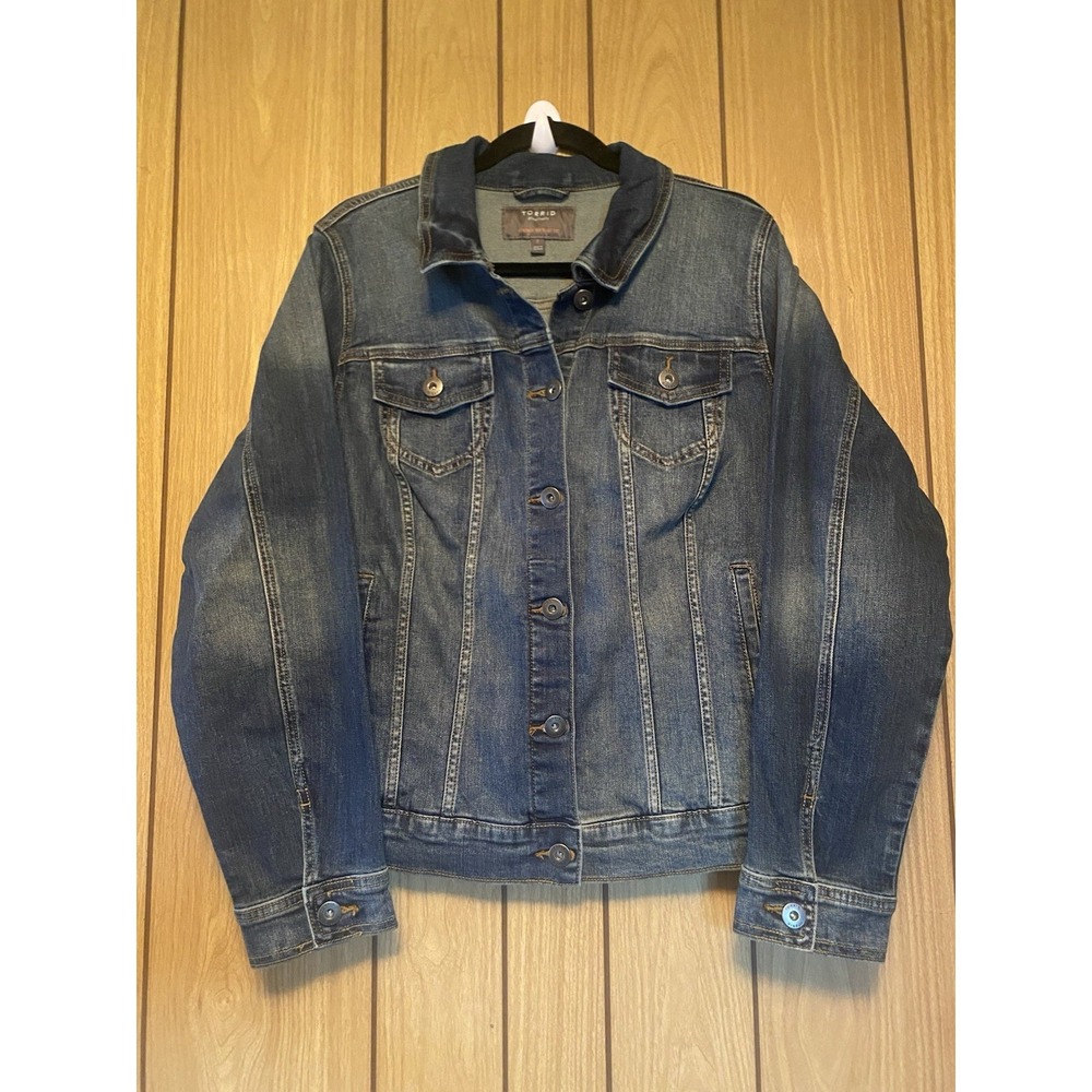 Torrid Women's Dark Blue Washed Denim Jacket Feel The Fit Stretch Torrid SZ 2